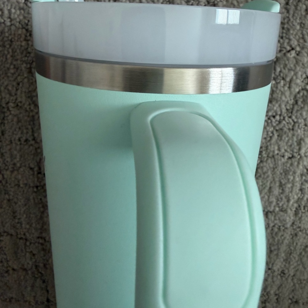 Stanley Mint Green 40oz Quencher - Picture 3 of 7